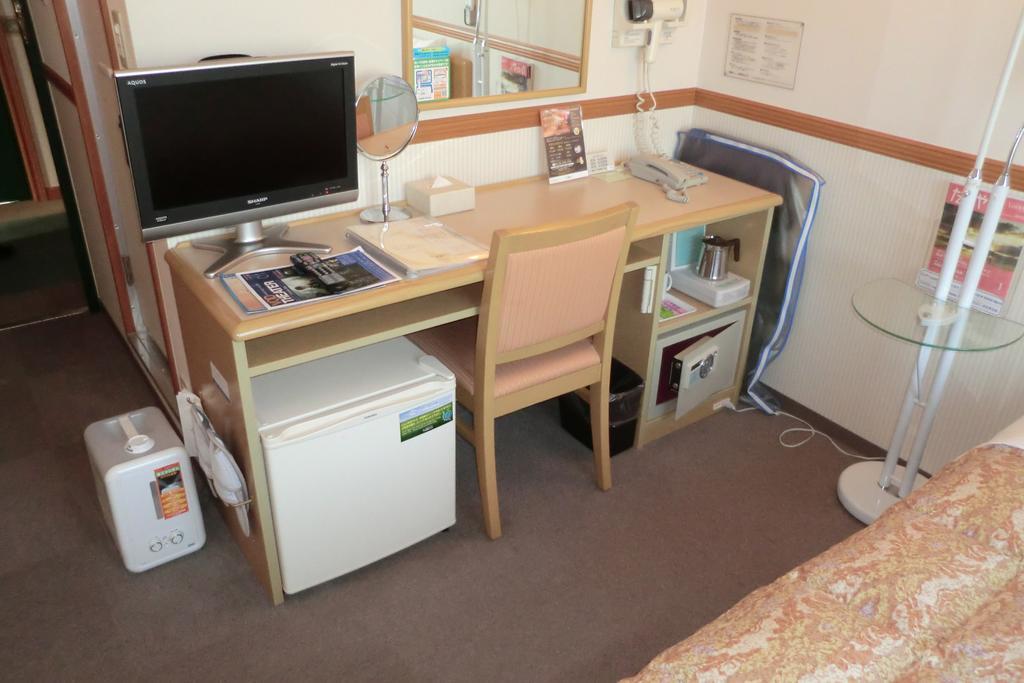 Toyoko Inn Kanazawa Kenrokuen Korimbo Buitenkant foto