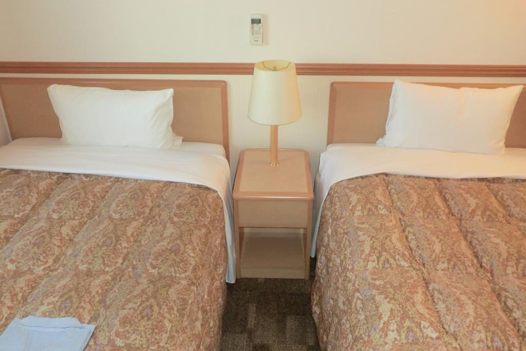 Toyoko Inn Kanazawa Kenrokuen Korimbo Buitenkant foto